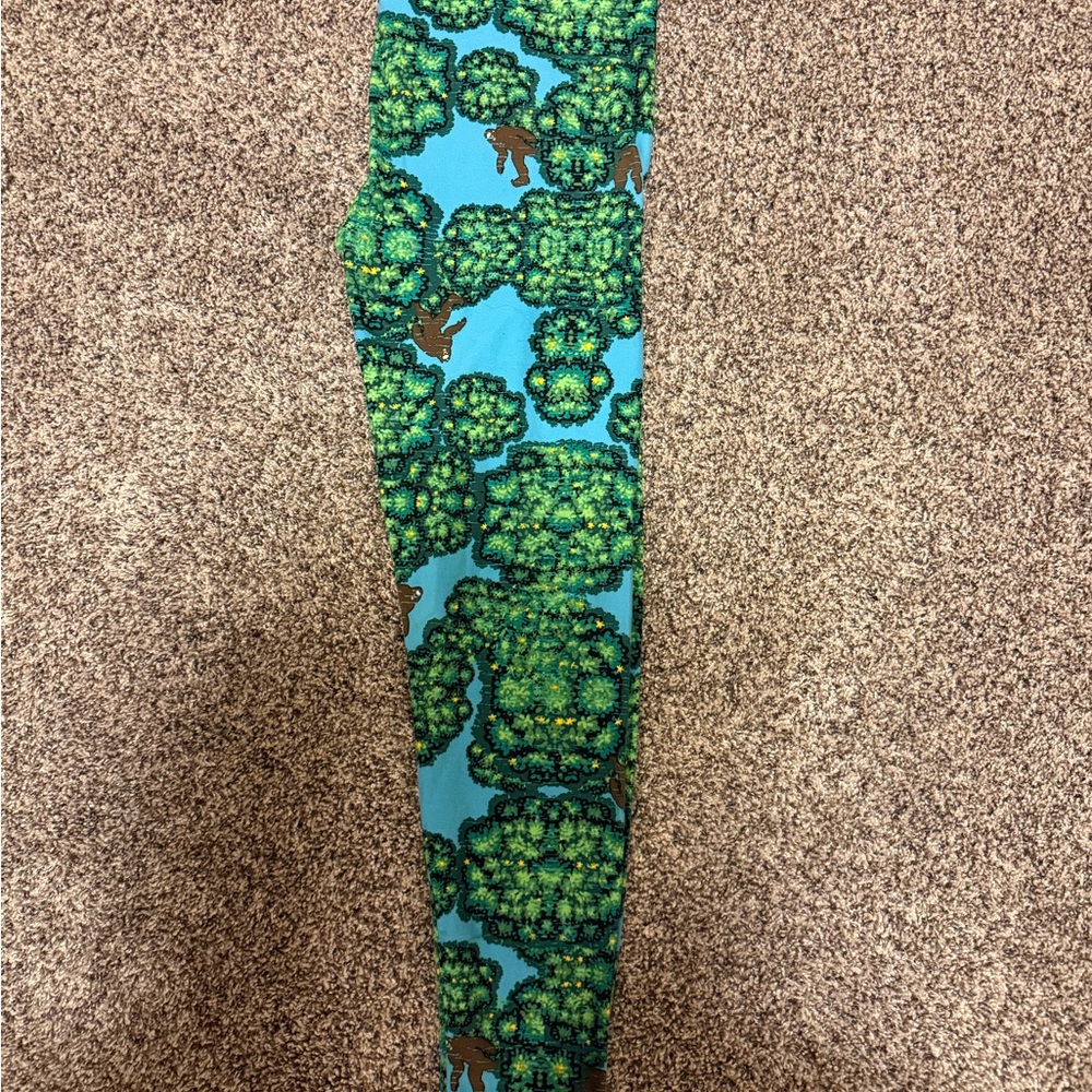 LuLaRoe TC New Without Tags Bigfoot Sasquatch Leggings
